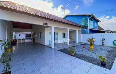 Imagem: A casa possui 5 Dormitórios, 5 Banheiros, 272m² de Área e