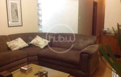 Imagem: A casa possui 4 Dormitórios, 1 Banheiro, 4 Vagas na garagem