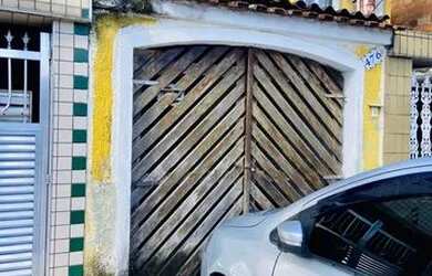 Imagem: A casa possui 3 Dormitórios, 2 Banheiros, 1 Vaga na garagem