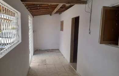 Imagem: A casa possui 3 Dormitórios, 1 Banheiro, 1m² de Área e está