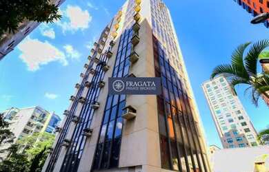 Imagem: O depósito possui 5 Vagas na garagem e 1605m² de Área e está