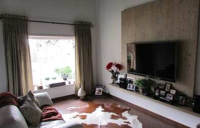 Imagem: A casa em condomínio possui 5 Dormitórios, 3 Banheiros, 4