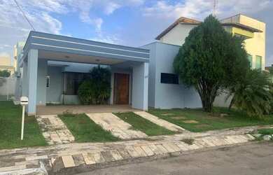 Imagem: A casa em condomínio possui 4 Dormitórios, 4 Banheiros, 4