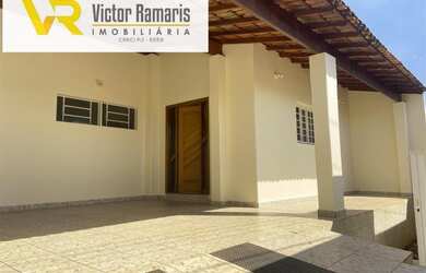 Imagem: A casa possui 3 Dormitórios, 2 Banheiros, 3 Vagas na garagem