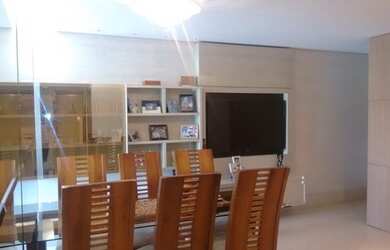 Imagem: O apartamento possui 3 Dormitórios, 2 Banheiros, 2 Vagas na