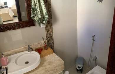 Imagem 8: Casa de condomínio para venda tem 350 metros quadrados com 4 quartos