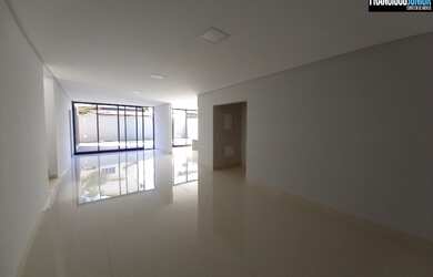 Imagem 7: Sobrado no Jardins Madri, Alto Padrão, 4 Suítes, Piscina, Novo, Oportunidade