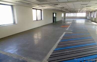 Imagem: O depósito e possui 5 Vagas na garagem, 411-0m² de Área está