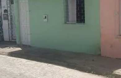 Imagem: A casa possui 2 Dormitórios, 1 Banheiro, 6m² de Área e está