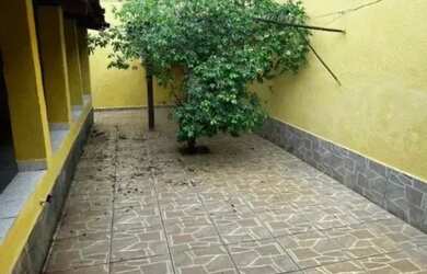 Imagem: A casa possui 2 Dormitórios, 2 Banheiros, 1 Vaga na garagem