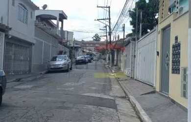 Imagem: A casa possui 2 Dormitórios, 1 Banheiro, 1 Vaga na garagem