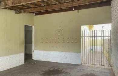 Imagem: A casa possui 2 Dormitórios, 1 Banheiro, 1 Vaga na garagem