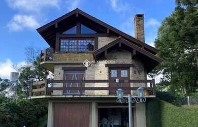 Imagem: A casa possui 4 Dormitórios, 1 Banheiro e 300m² de Área e