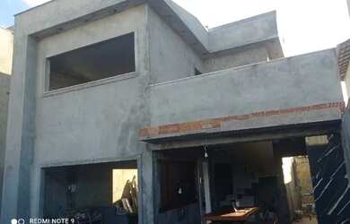 Imagem: A casa em condomínio possui 4 Dormitórios, 5 Banheiros, 1