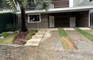 Imagem: A casa em condomínio possui 4 Dormitórios, 4 Banheiros, 4