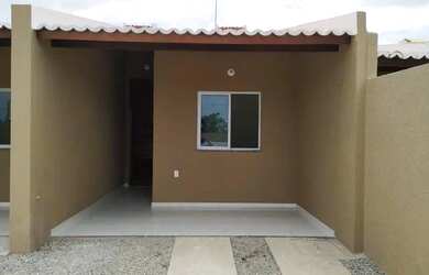 Imagem: A casa possui 2 Dormitórios, 2 Banheiros, 1 Vaga na garagem