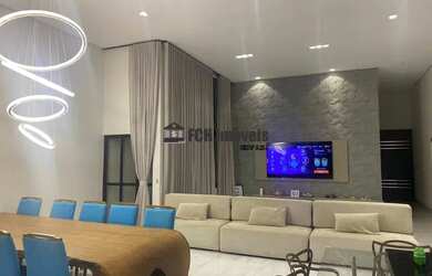 Imagem: A casa em condomínio possui 4 Dormitórios, 1 Banheiro, 4 Vagas