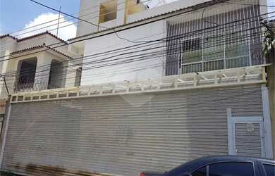 Imagem: A casa possui 5 Dormitórios, 5 Banheiros, 2 Vagas na garagem