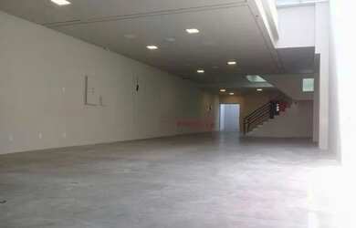 Imagem: O depósito possui 3 Vagas na garagem, 340m² de Área, Imóvel