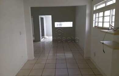 Imagem: A casa possui 1 Dormitório, 1 Banheiro, 1 Vaga na garagem