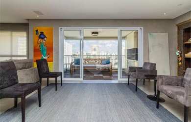 Imagem: O apartamento possui 3 Dormitórios, 5 Banheiros, 2 Vagas na