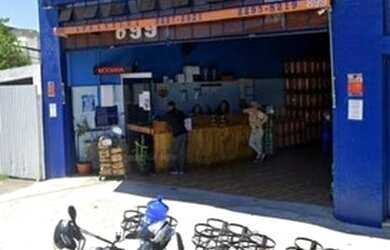 Imagem: O depósito possui 5 Vagas na garagem, 400m² de Área e está