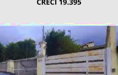 Imagem: A casa possui 2 Dormitórios, 2 Banheiros, 2 Vagas na garagem