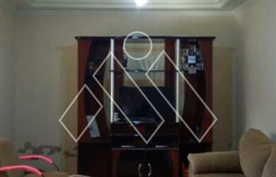 Imagem: A casa possui 3 Dormitórios, 3 Banheiros, 2 Vagas na garagem