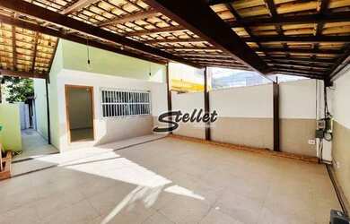 Imagem: A casa possui 2 Dormitórios, 3 Banheiros, 2 Vagas na garagem