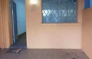 Imagem: A casa possui 3 Dormitórios, 2 Banheiros, 1 Vaga na garagem