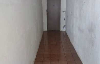 Imagem: A casa possui 2 Dormitórios, 1 Banheiro e está localizado