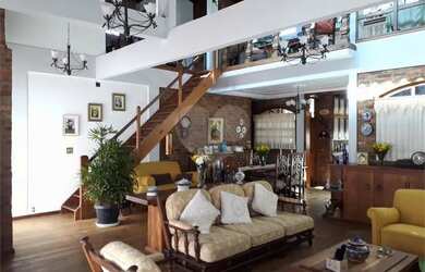 Imagem: A casa em condomínio possui 2 Dormitórios, 5 Banheiros, 3