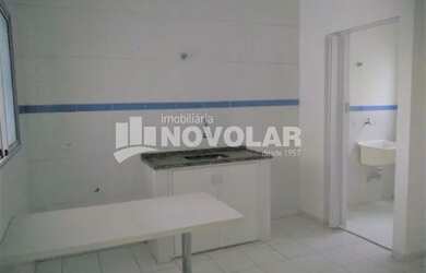 Imagem: A casa em condomínio possui 1 Dormitório, 1 Banheiro, 50m²