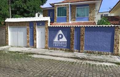 Imagem: A casa em condomínio possui 5 Dormitórios, 4 Banheiros, 2