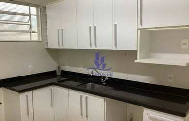 Imagem: A casa possui 3 Dormitórios, 3 Banheiros, 2 Vagas na garagem