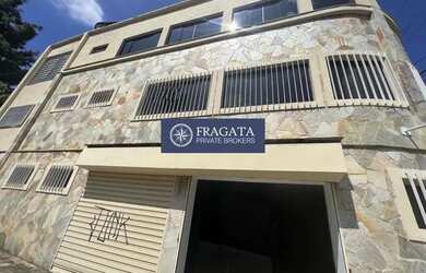 Imagem: O depósito possui 5 Vagas na garagem, 500m² de Área e está