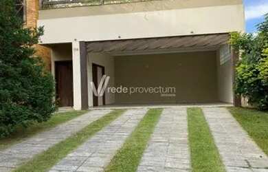 Imagem: A casa em condomínio possui 4 Dormitórios, 5 Banheiros, 5