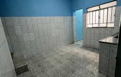 Imagem: A casa possui 2 Dormitórios, 1 Banheiro, 1 Vaga na garagem