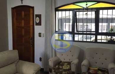 Imagem: A casa possui 3 Dormitórios, 2 Banheiros, 2 Vagas na garagem