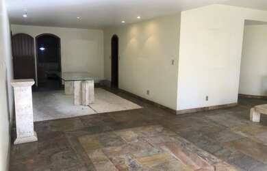 Imagem: O apartamento possui 4 Dormitórios, 3 Banheiros, 4 Vagas na