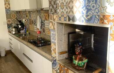 Imagem 6: Casa de condomínio para venda tem 350 metros quadrados com 4 quartos