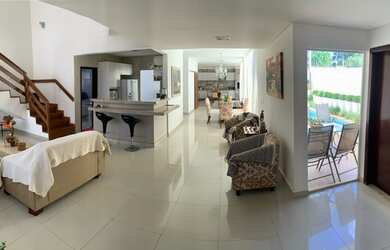 Imagem 11: Casa de condomínio para venda tem 350 metros quadrados com 4 quartos