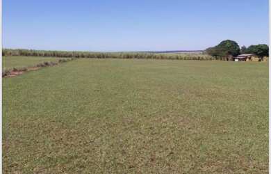 Imagem: A fazenda possui 1.467m² de Área, Piscina, Varanda e está