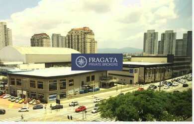 Imagem: O depósito possui 5 Vagas na garagem, 1.000m² de Área e