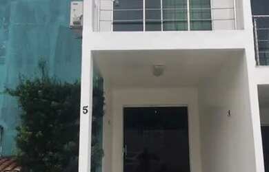 Imagem: A casa em condomínio possui 2 Dormitórios, 3 Banheiros, 2