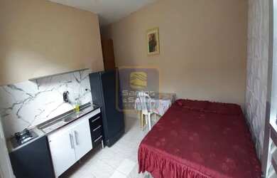 Imagem: A casa possui 1 Dormitório, 1 Banheiro, 1 Vaga na garagem