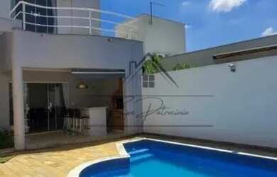 Imagem: A casa em condomínio possui 5 Dormitórios, 5 Banheiros, 3