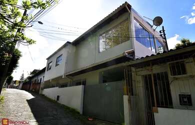 Imagem 2: Ampla casa residencial