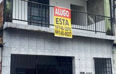 Imagem: A casa possui 4 Dormitórios, 2 Banheiros, 1 Vaga na garagem