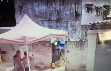 Imagem: A casa possui 3 Dormitórios, 3 Banheiros, 5 Vagas na garagem